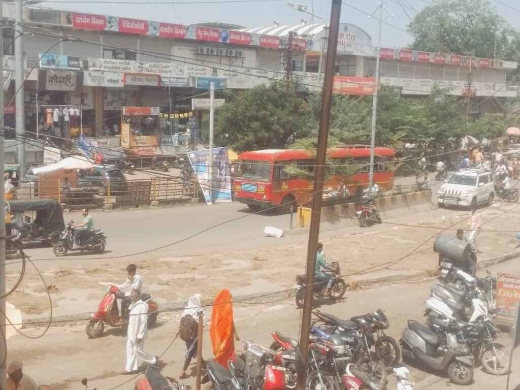 आपदा के कारण घृणा का पात्र बन रहा विकास, तीन घंटे तक ट्रैफिक जाम, जंक्शन पहुंचने में टेंशन | New India Times