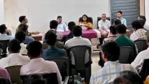 जुन्नारदेव एसडीएम ने ली पटवारियों की समीक्षा बैठक, लापरवाह पटवारियों पर वेतन रोकने के निर्देश | New India Times