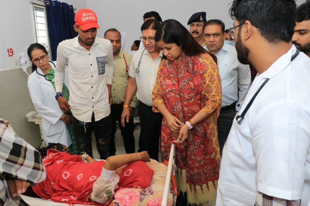 उल्टी-दस्त के बढ़ते मामलों पर प्रशासन सतर्क: कलेक्टर और एसपी ने हॉस्पिटल पहुंचकर मरीजों से की मुलाकात | New India Times