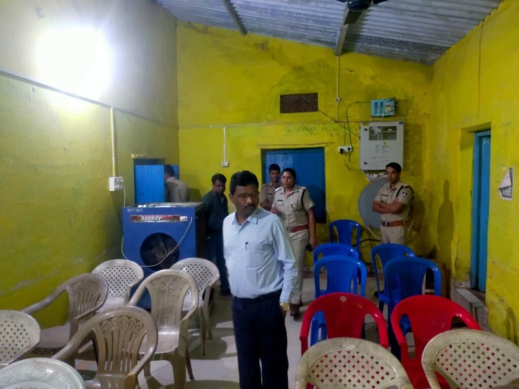 सरपंच के खिलाफ अविश्वास प्रस्ताव, विरोधियों के खिलाफ गिरा पुलिस और तहसीलदार की उपस्थिति में जीत 2 सरपंच के खिलाफ अविश्वास प्रस्ताव, विरोधियों के खिलाफ गिरा पुलिस और तहसीलदार की उपस्थिति में जीत | New India Times