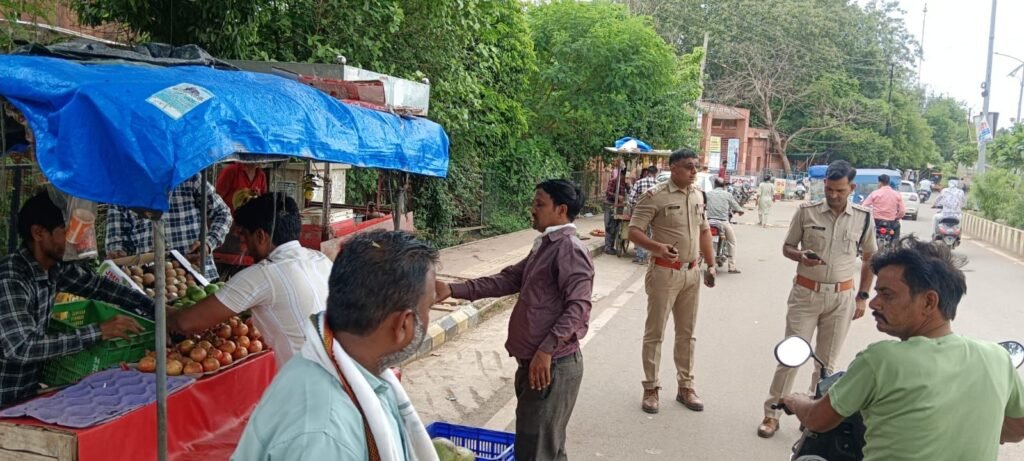 हजार बिस्तर अस्पताल के बाहर हटाए गए ठेले, यातायात पुलिस और नगर निगम की संयुक्त कार्रवाई 2 हजार बिस्तर अस्पताल के बाहर हटाए गए ठेले, यातायात पुलिस और नगर निगम की संयुक्त कार्रवाई | New India Times