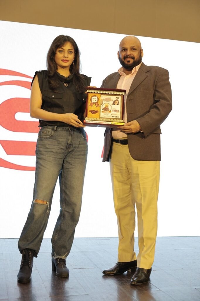 मुंबई में अभिनेत्री स्नेहा उल्लाल ने दिलशाद एस. खान सहित कई हस्तियों को किया सम्मानित | New India Times