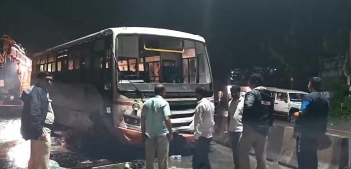 पंढरपुर से लौट रही वारकरी बस चिखली में पलटी, 30 से अधिक घायल, लापरवाह ड्राइवर पर सवाल | New India Times