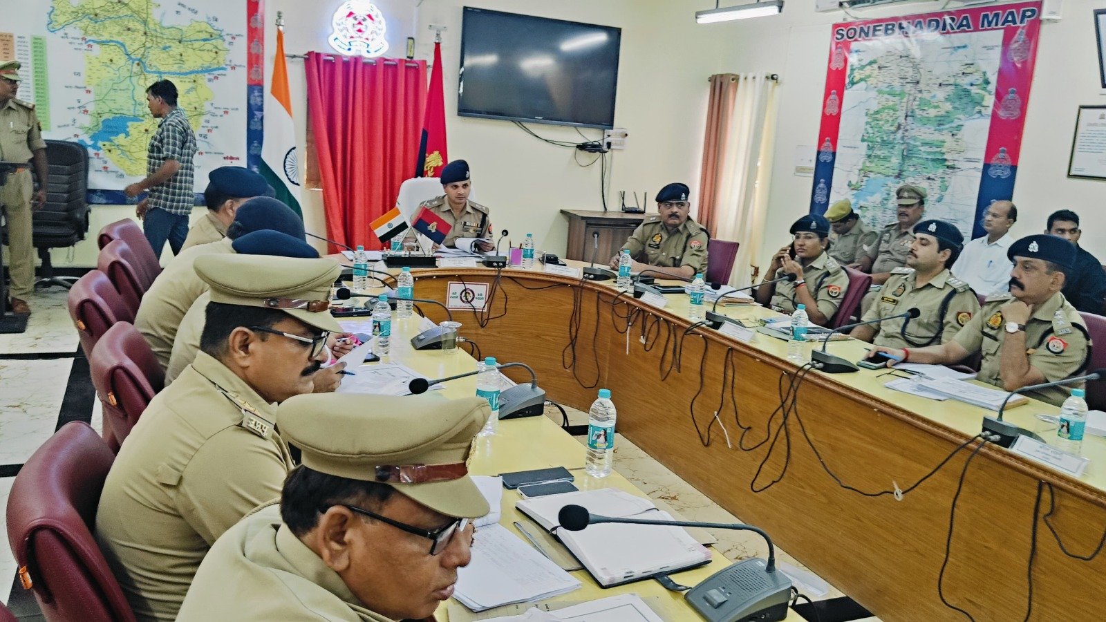 अपराध नियंत्रण को लेकर पुलिस अधीक्षक सोनभद्र की क्राइम मीटिंग, कानून व्यवस्था और त्योहारों की तैयारियों पर दिए सख्त निर्देश | New India Times