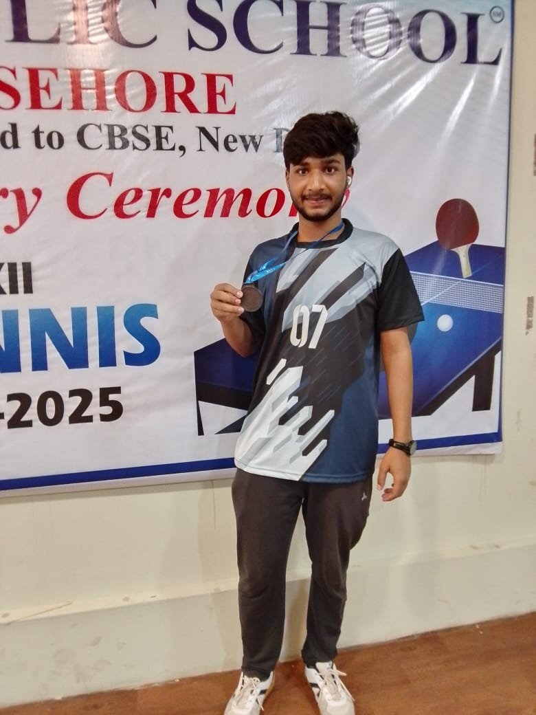 मैक्रो विज़न एकेडमी के ओम सूर्यवंशी ने सीहोर में टेबल टेनिस प्रतियोगिता में जीता कांस्य पदक | New India Times