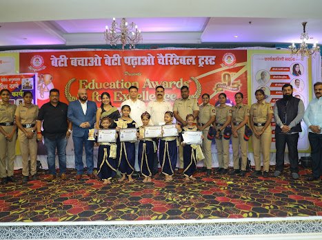 बेटी बचाओ ट्रस्ट द्वारा 'एजुकेशन अवॉर्ड्स फॉर एक्सीलेंस' में 250 से अधिक होनहार बेटियों को किया गया सम्मानित | New India Times