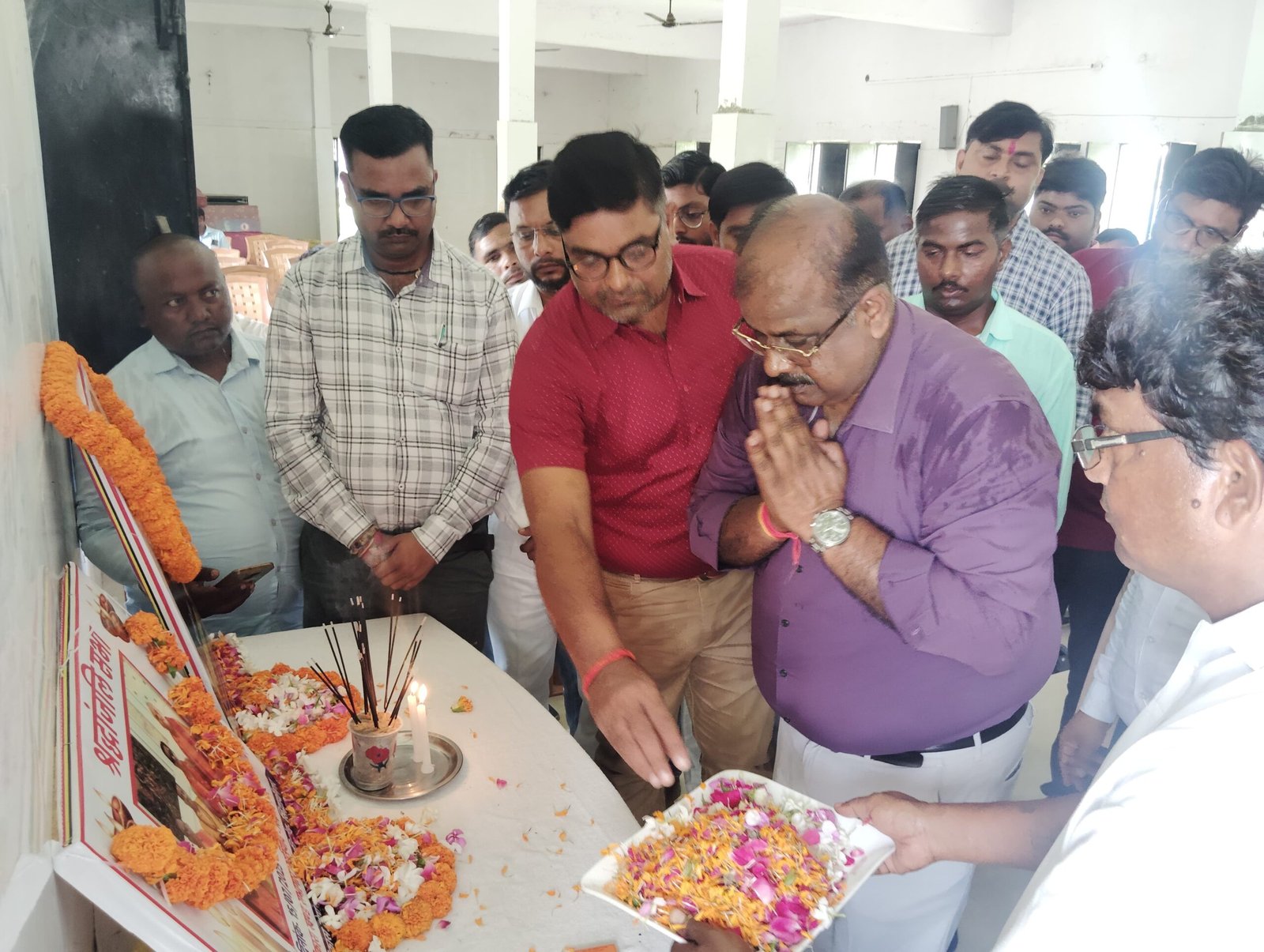 खुनियांव ब्लाक में श्रद्धांजलि सभा आयोजित कर सभी दिवंगत को दी गयी भावपूर्ण श्रद्धांजलि | New India Times