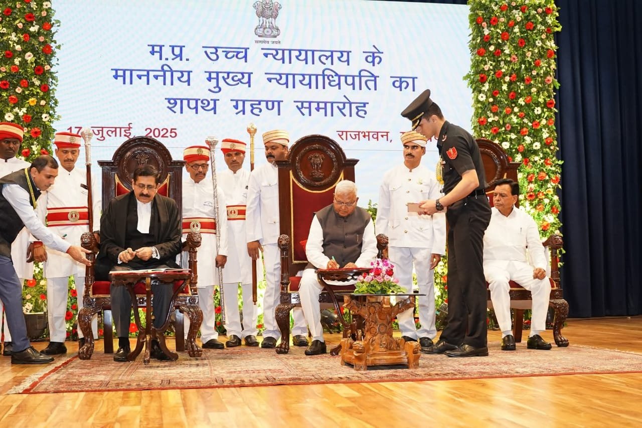 जस्टिस संजीव सचदेवा ने मध्य प्रदेश उच्च न्यायालय के मुख्य न्यायाधीश पद की ली शपथ | New India Times