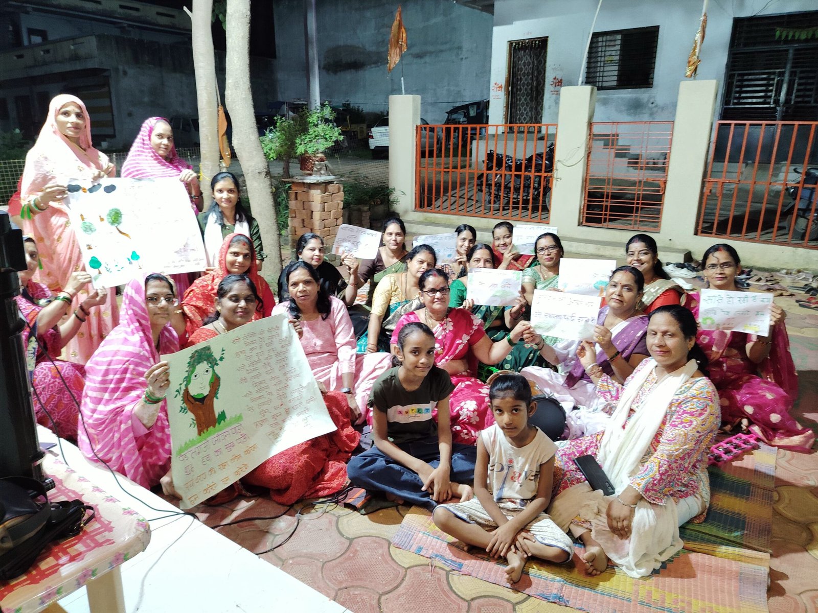 महिलाओं ने भजन संध्या के माध्यम से दिया पर्यावरण संरक्षण का संदेश | New India Times