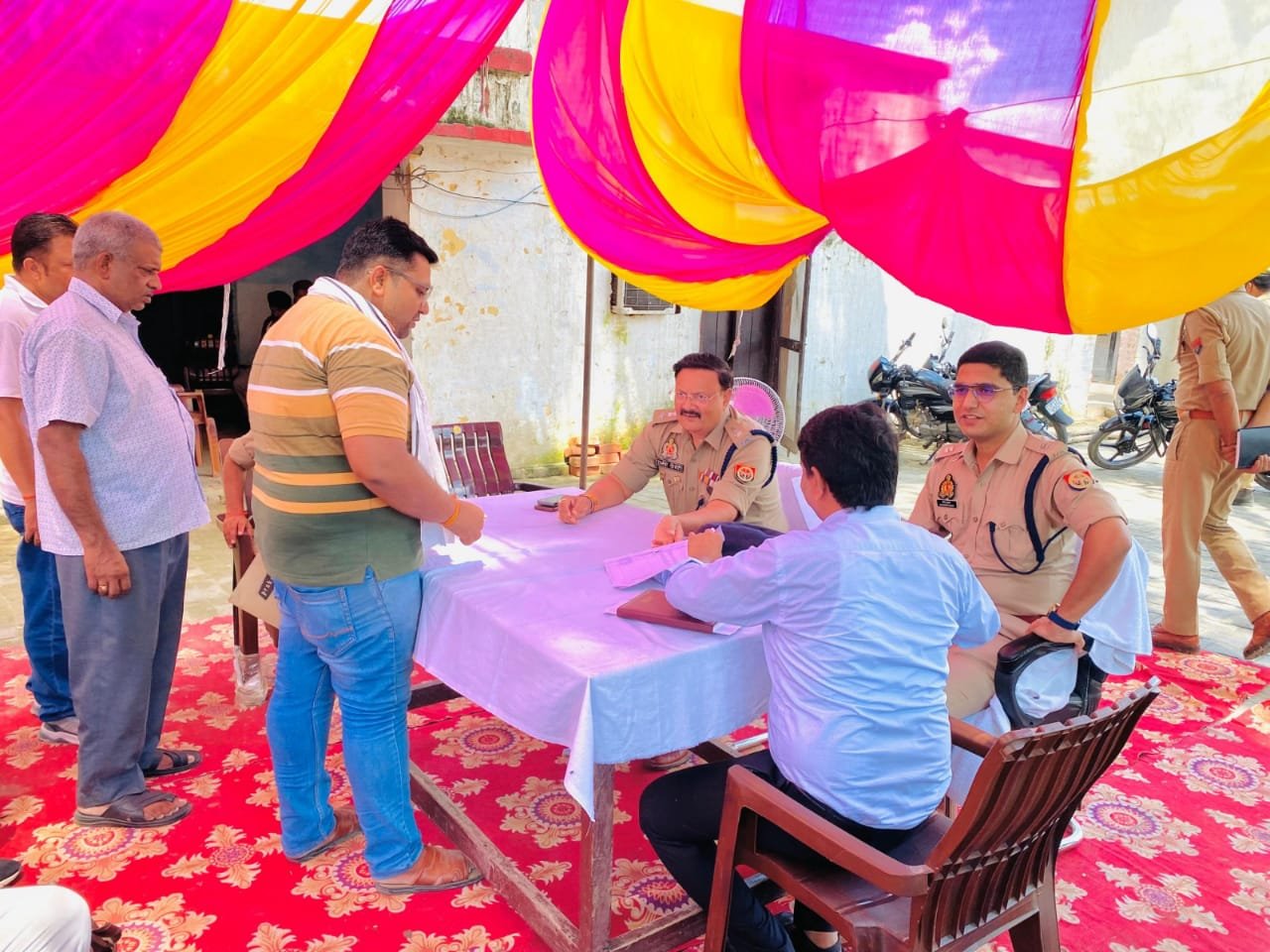 थाना सिधौली में समाधान दिवस: एसपी राजेश द्विवेदी ने सुनीं जन समस्याएं, तत्काल समाधान के दिए निर्देश | New India Times