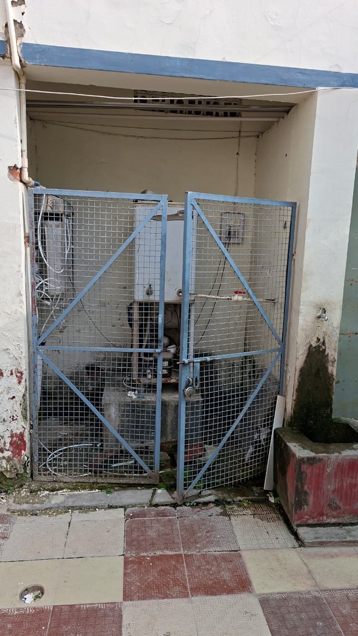 जनपद कार्यालयों में पेयजल और शौचालय व्यवस्था ठप, कर्मचारी बोले: स्वास्थ्य के साथ खिलवाड़ बंद हो | New India Times