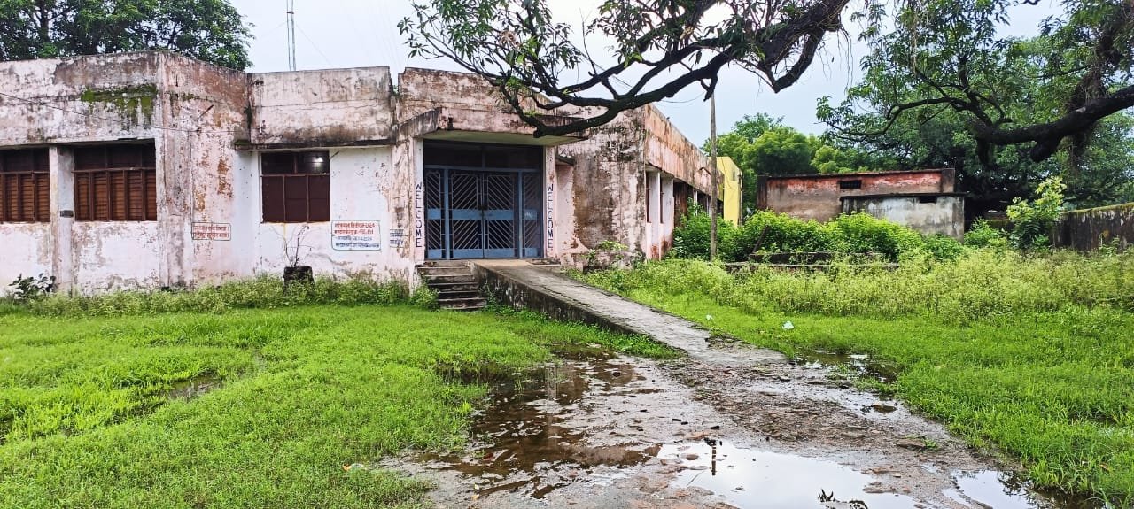 हैंडओवर से पहले ढह गया सरकारी स्कूल भवन, शिक्षा विभाग और प्रशासन दोनों चुप | New India Times