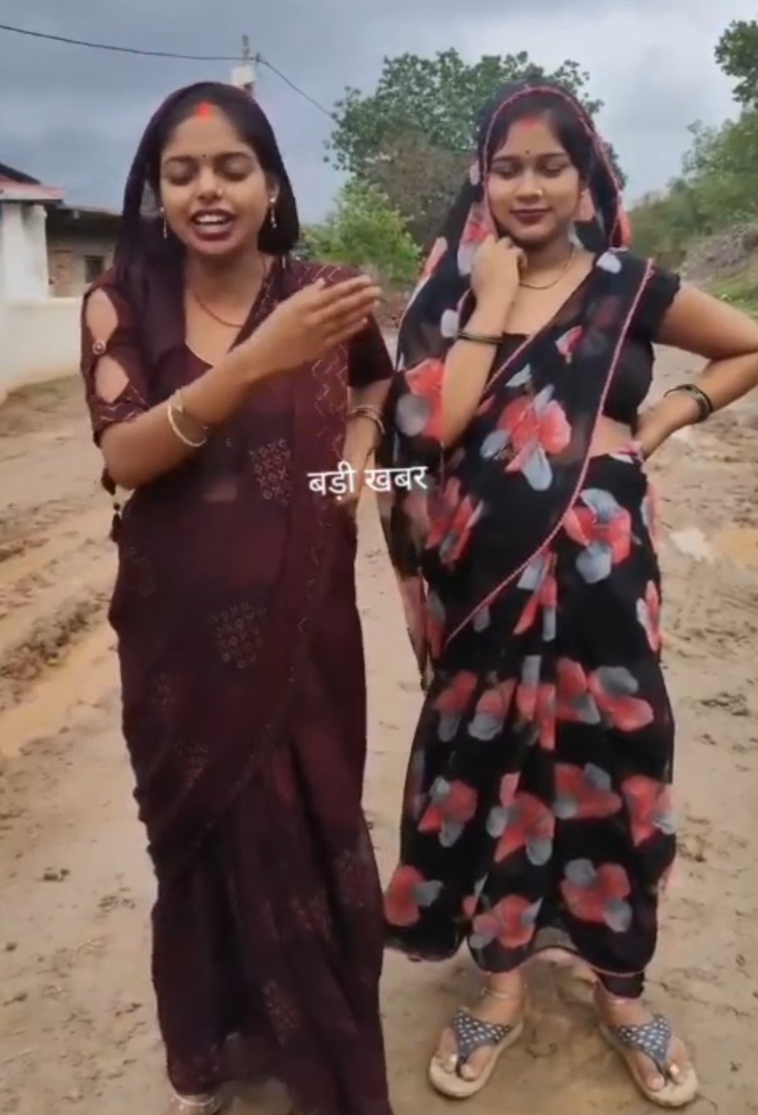 सीधी की गर्भवती महिलाओं की गुहार: सड़क न बनने पर सांसद पर उठाए सवाल | New India Times