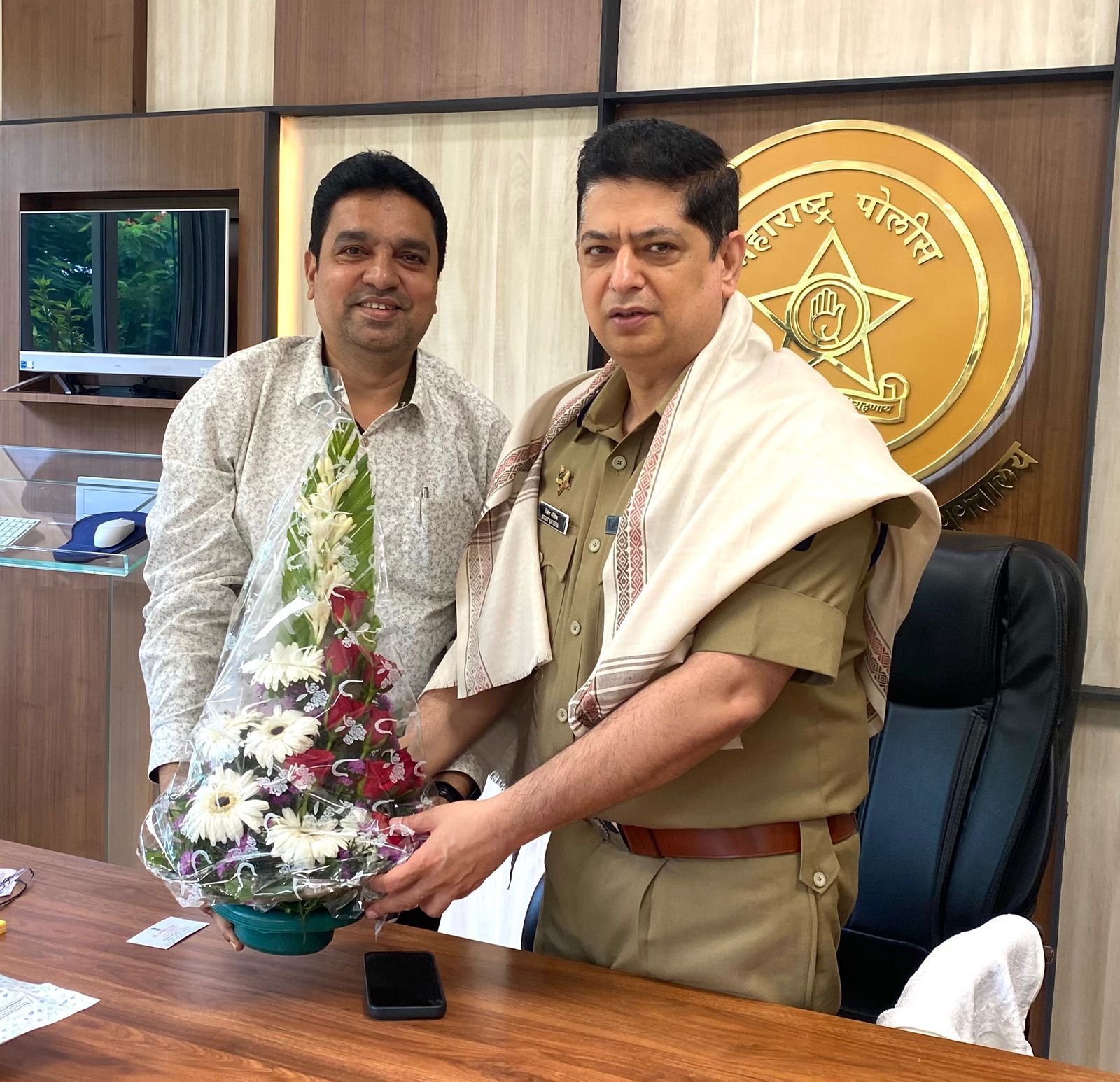 एनसीपी नेता डॉ आसिफ़ शेख़ ने मीरा-भाईंदर/वसई-विरार शहर के नये पुलिस कमिश्नर निकेत कौशिक का स्वागत करते हुए VBVV को नई दिशा देने का जताया विश्वास | New India Times