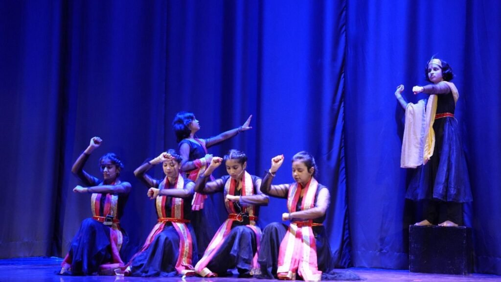 मैक्रो विज़न एकेडमी बुरहानपुर में हर्षोल्लास के साथ मनाया गया गुरु पूर्णिमा उत्सव | New India Times