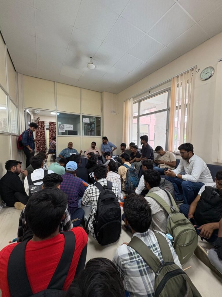 आरजीपीवी में 7 सूत्रीय मांगों को लेकर एनएसयूआई का प्रदर्शन,भ्रष्टचारियों पर एक्शन लेने की मांग | New India Times