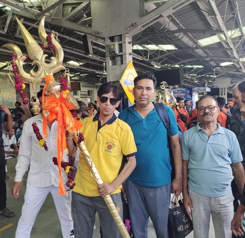 बाबा अमरनाथ और वैष्णोदेवी दर्शन कर लौटे श्रद्धालु, लगाए भारत माता के जयकारे 2 बाबा अमरनाथ और वैष्णोदेवी दर्शन कर लौटे श्रद्धालु, लगाए भारत माता के जयकारे | New India Times