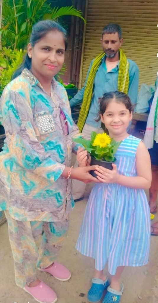 नारी शक्ति ने दिया पर्यावरण संरक्षण का संदेश पौधा भेंट कर मनाया “गिफ्ट ए प्लांट (Gift a Plant)” कार्यक्रम 3 नारी शक्ति ने दिया पर्यावरण संरक्षण का संदेश पौधा भेंट कर मनाया “गिफ्ट ए प्लांट (Gift a Plant)” कार्यक्रम | New India Times