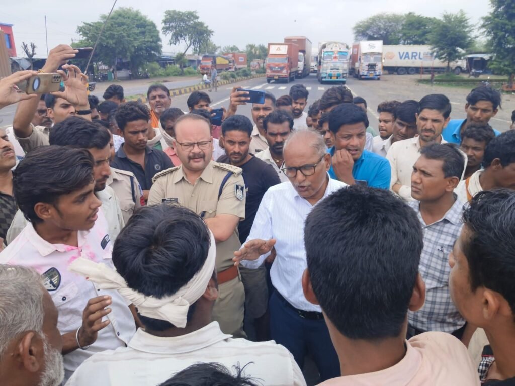 जिला भूमि एवं जल संरक्षण समिति की बैठक संपन्न 2 जिला भूमि एवं जल संरक्षण समिति की बैठक संपन्न | New India Times