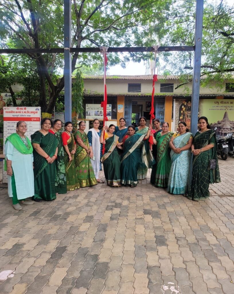 हरियाली अमावस्या पर मातृधरा अभियान के तहत सावन के झूले झूलकर नारीशक्ति ने दिया पर्यावरण संरक्षण का संदेश | New India Times