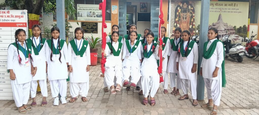 हरियाली अमावस्या पर मातृधरा अभियान के तहत सावन के झूले झूलकर नारीशक्ति ने दिया पर्यावरण संरक्षण का संदेश | New India Times