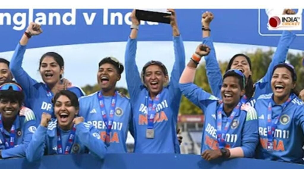 बुंदेलखंड की बेटी क्रांति गौड़ ने रचा इतिहास, पहले वनडे में 6 विकेट लेकर भारत को दिलाई जीत | New India Times