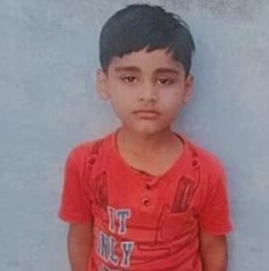 फूल बाग शंकर पूरी कॉलोनी में खुले में ट्रांसफार्मर रखने की वजह से एक मासूम बच्चे की चली गई जान | New India Times