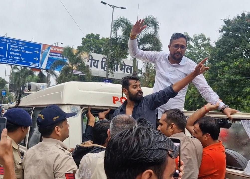 प्री-नर्सिंग सिलेक्शन टेस्ट-2022 का रिजल्ट जारी होने के बावजूद नहीं मिल रहा है प्रवेश, भरी बरसात में एनएसयूआई ने नर्सिंग छात्राओं के साथ किया विरोध प्रदर्शन 2 प्री-नर्सिंग सिलेक्शन टेस्ट-2022 का रिजल्ट जारी होने के बावजूद नहीं मिल रहा है प्रवेश, भरी बरसात में एनएसयूआई ने नर्सिंग छात्राओं के साथ किया विरोध प्रदर्शन | New India Times