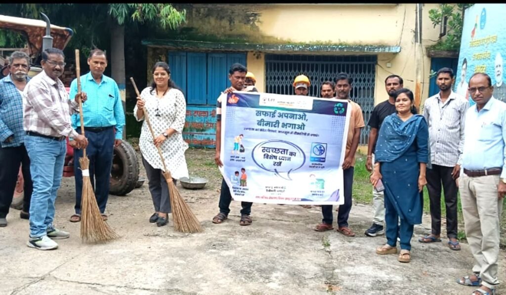 मेघनगर में चला 'सफाई अपनाओ, बीमारी भगाओ' अभियान, स्कूली बच्चों से लेकर नगरवासियों ने लिया भाग | New India Times