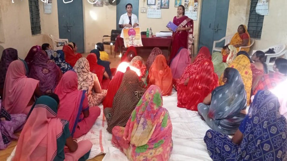 विश्व स्तनपान सप्ताह पर तिरला में महिलाओं को किया गया जागरूक | New India Times