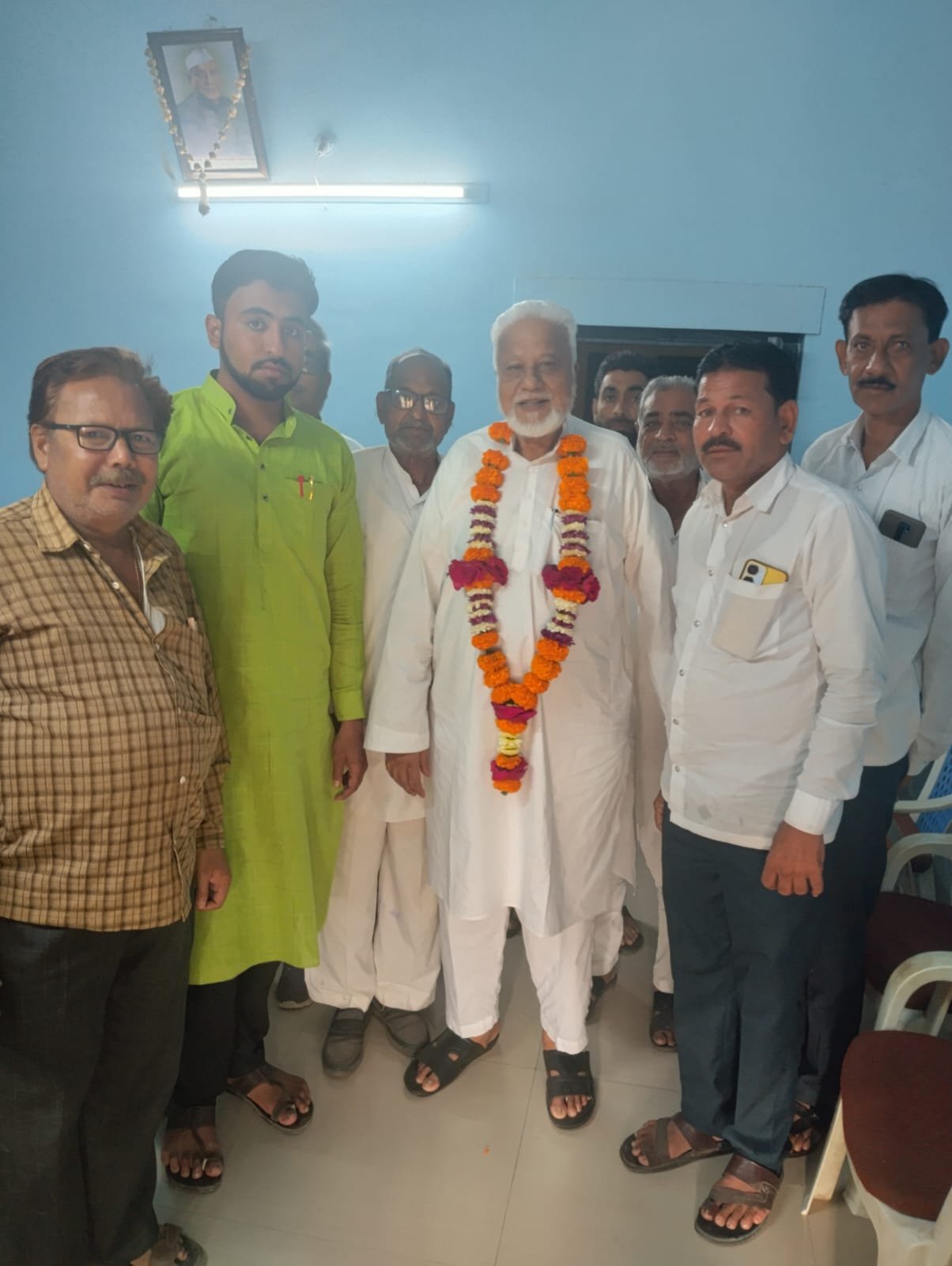 अकोट के कांग्रेस नेताओं की पदोन्नति पर जश्न, सैय्यद सोहेल मित्र मंडल ने किया भव्य सत्कार | New India Times