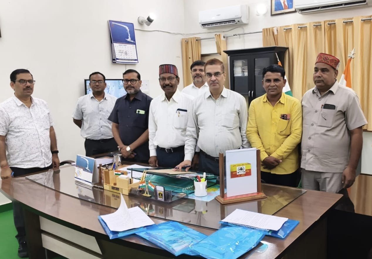 पत्रकार समाज के प्रहरी हैं, शासन-प्रशासन का सहयोग अनिवार्य: डीएम सोनभद्र | New India Times