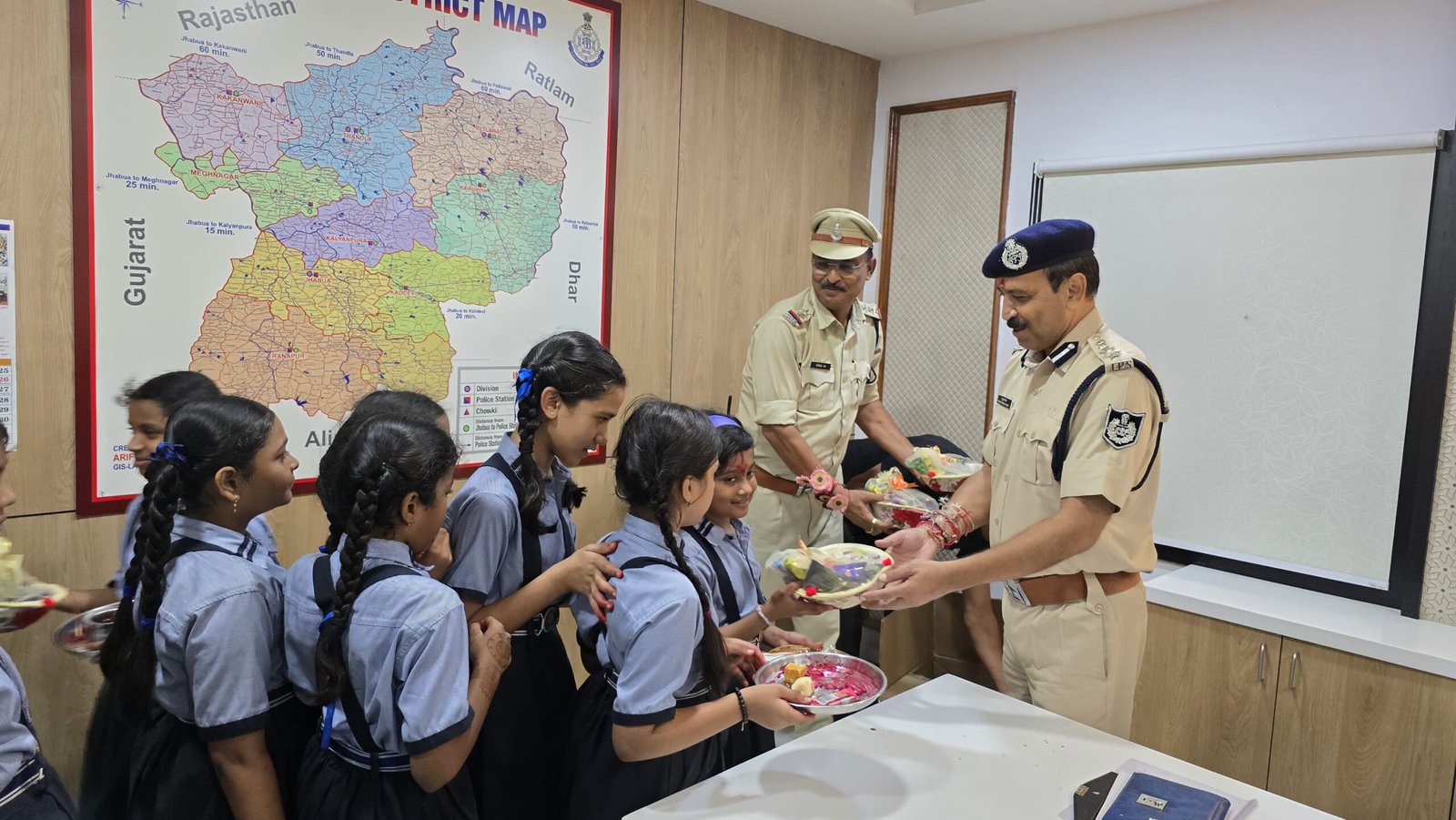 केशव इंटरनेशनल स्कूल में मनाया गया अनोखा रक्षाबंधन, बीज राखी से दिया सुरक्षा और पर्यावरण संरक्षण का संदेश | New India Times