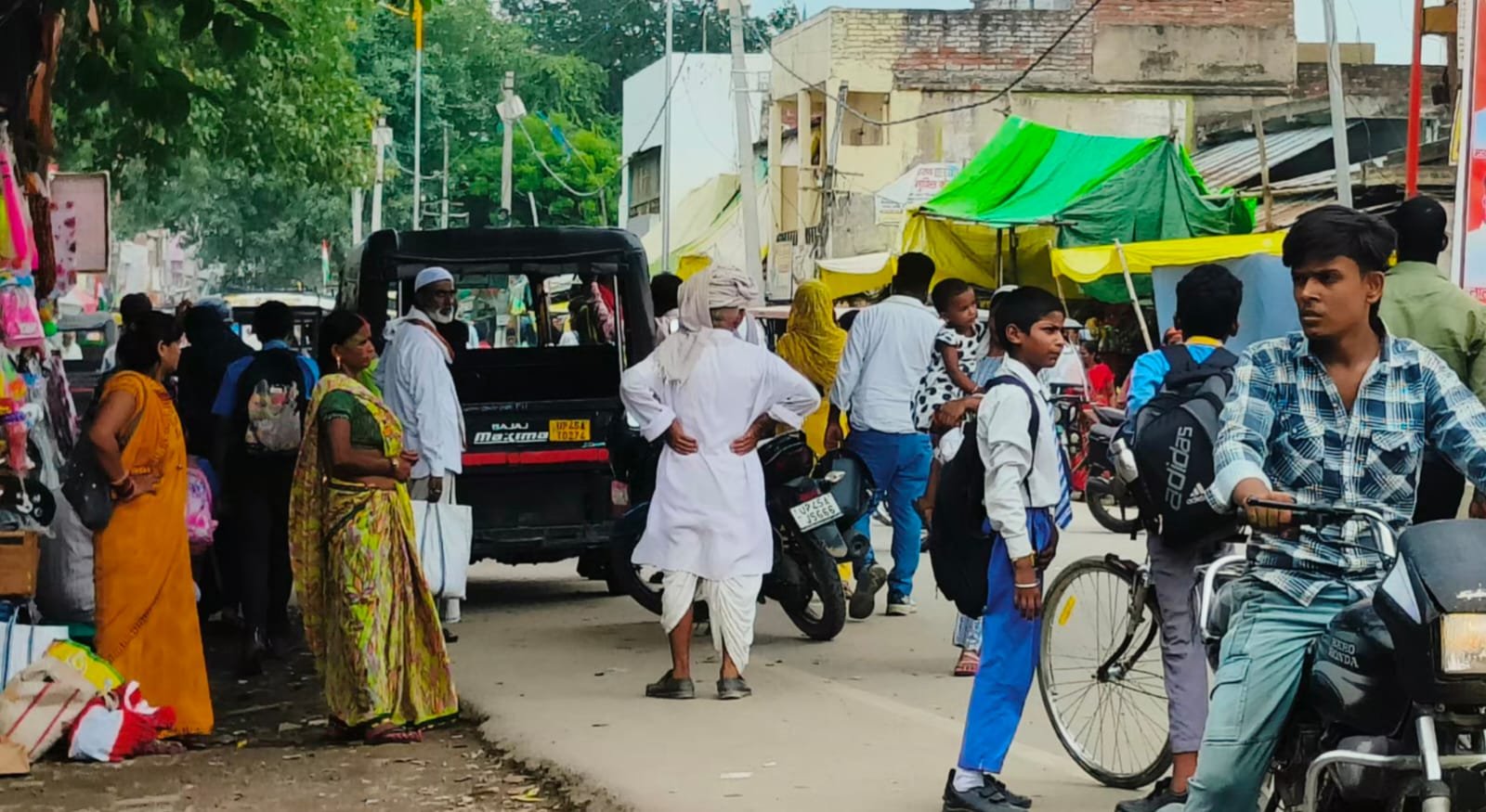 घंटों इंतज़ार के बाद भी नहीं मिल रही हैं रोड़वेज की बसें | New India Times