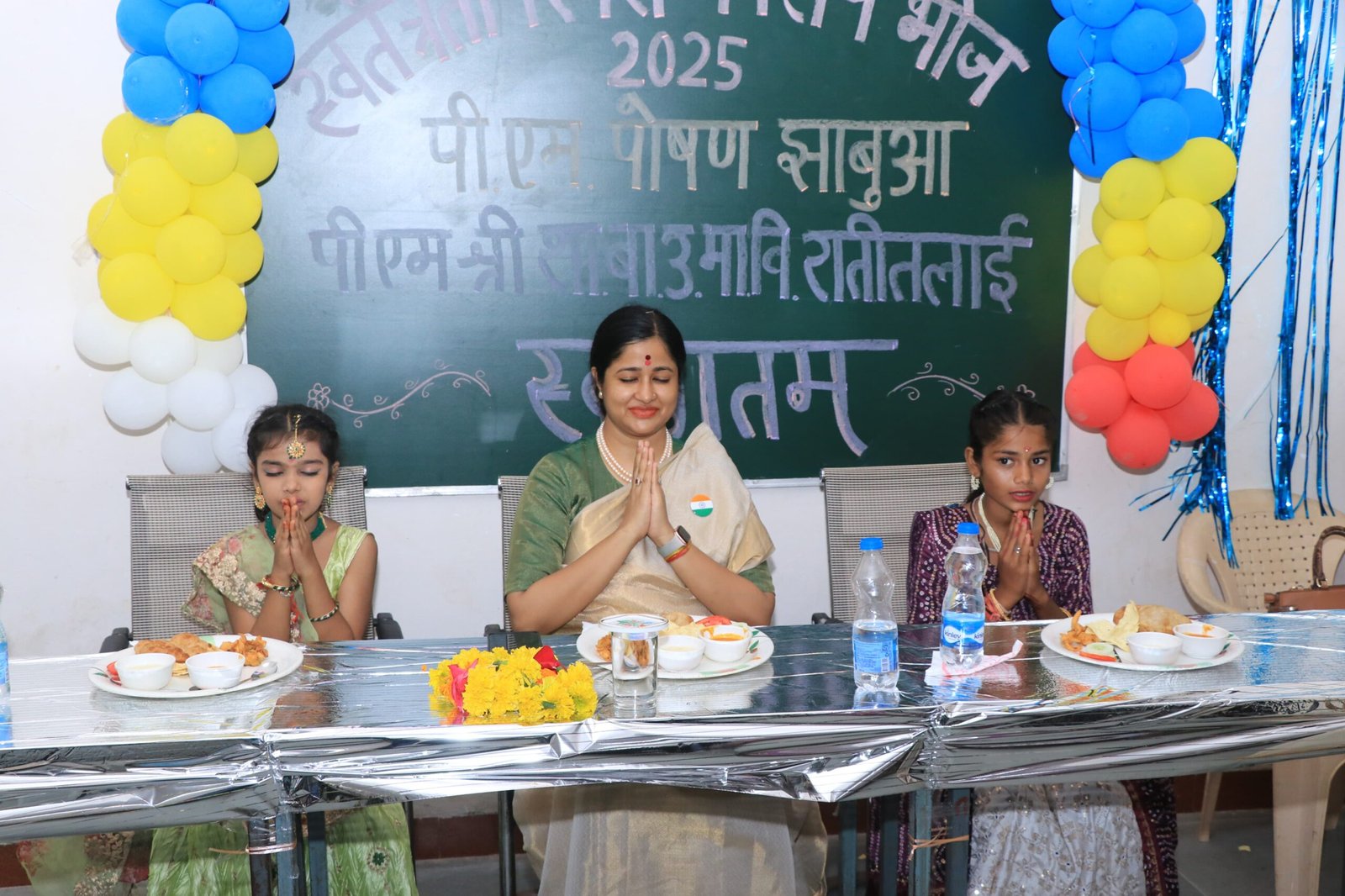 स्कूली बच्चों के साथ कलेक्टर ने मनाया स्वतंत्रता दिवस 1 स्कूली बच्चों के साथ कलेक्टर ने मनाया स्वतंत्रता दिवस | New India Times