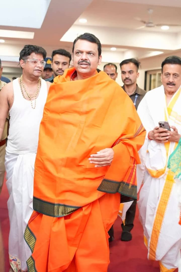 फंड के लिए केंद्र पर निर्भर देवेन्द्र फडणवीस सरकार: राष्ट्रपति शासन की मांग 1 फंड के लिए केंद्र पर निर्भर देवेन्द्र फडणवीस सरकार: राष्ट्रपति शासन की मांग | New India Times