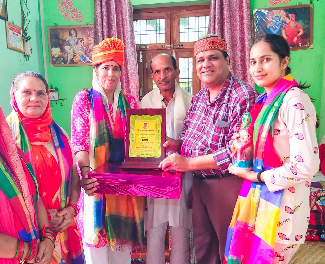 आसफपुर खरखड़ी की कुसुम चौहान हुई नीरा अमृत सम्मान से सम्मानित | New India Times