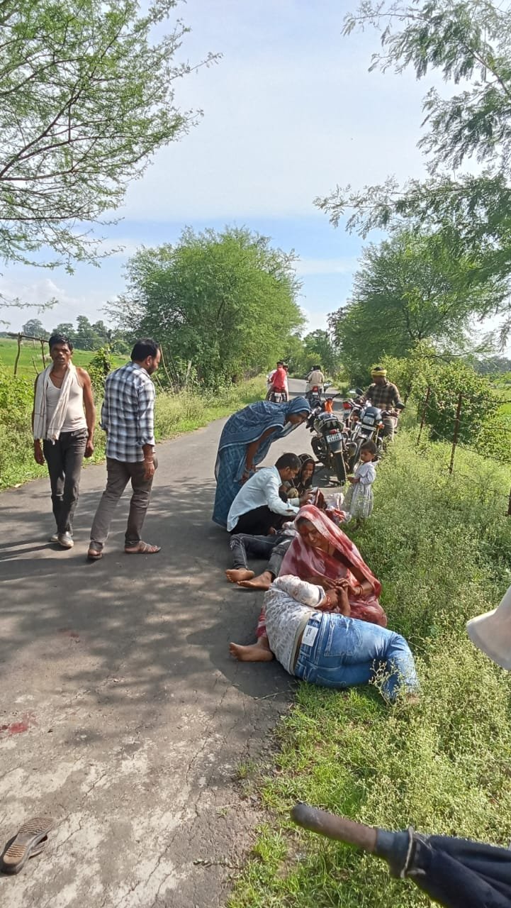 ग्राम चिरचिटा के पास भीषण सड़क हादसा, चार घायल, एक गंभीर रूप से घायल जिला अस्पताल रेफर | New India Times