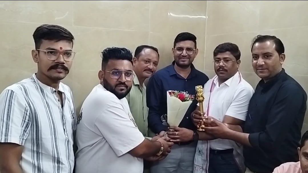 सेक्स रैकेट का खुलासा करने वाले बहादुर रेलकर्मियों को मिला सम्मान | New India Times