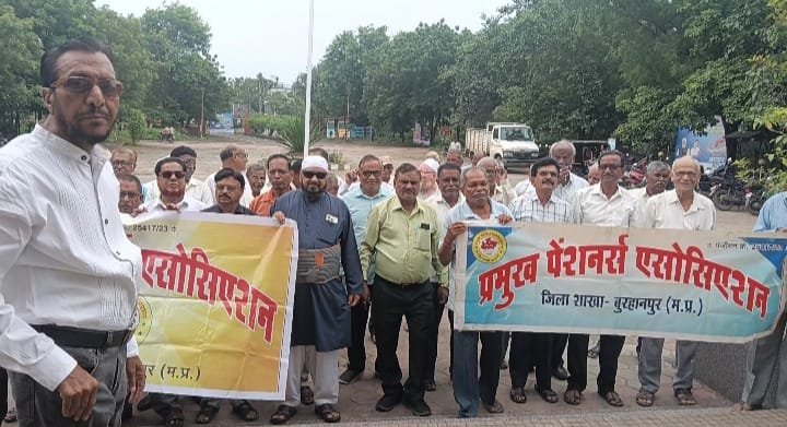 प्रमुख पेंशनर्स एसोसिएशन ने अपनी लंबित मांगों को लेकर दिया ज्ञापन | New India Times