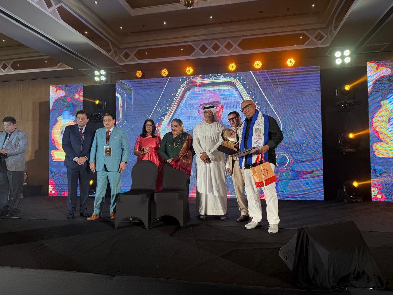 बुरहानपुर का गौरव: आनंद प्रकाश चौकसे को दुबई में मिला अंतरराष्ट्रीय मदर टेरेसा पुरस्कार 2025 | New India Times