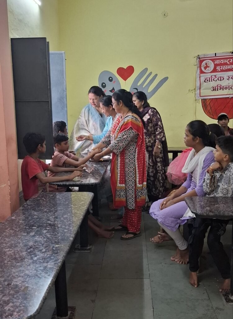 जायंट्स सहेली ग्रुप बुरहानपुर ने दिव्यांग एवं छात्रावास के बच्चों संग मनाया रक्षाबंधन | New India Times