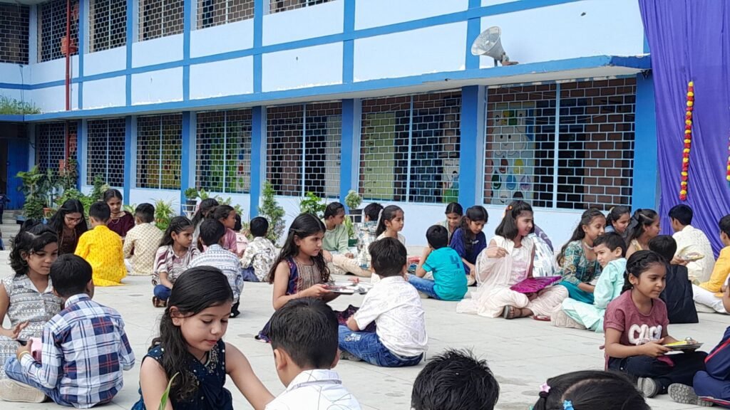 सेंट अर्नोल्ड स्कूल में रक्षाबंधन पर्व मनाया गया हर्षोल्लास के साथ 3 सेंट अर्नोल्ड स्कूल में रक्षाबंधन पर्व मनाया गया हर्षोल्लास के साथ | New India Times