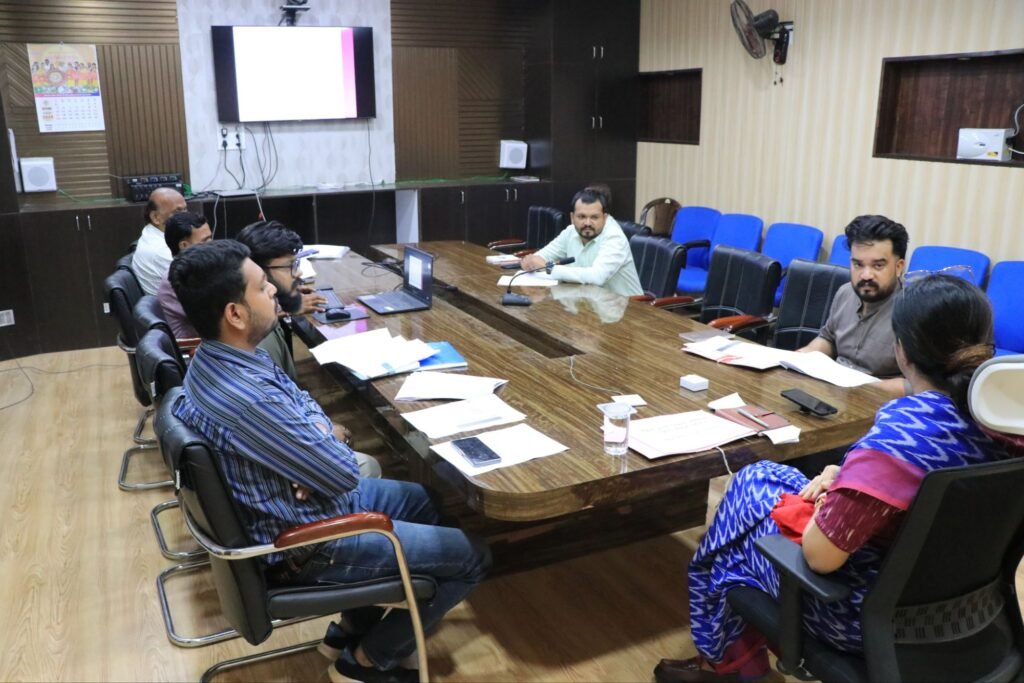 कलेक्टर ने नगरीय प्रशासन विभाग की योजनाओं के क्रियान्वयन के सम्बन्ध में समीक्षा ली बैठक | New India Times