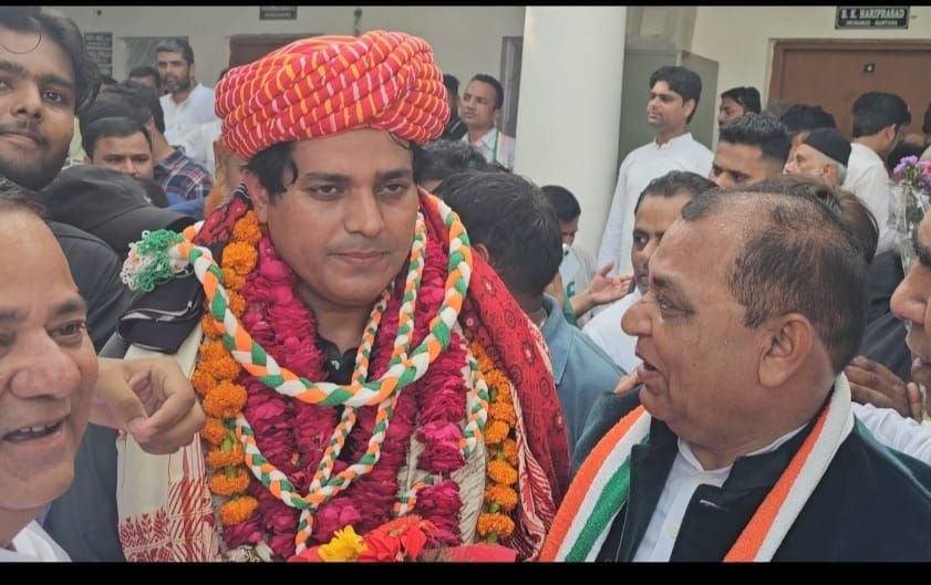 इमरान प्रतापगढ़ी को दिल्ली पहुंच कर सोहराब पटेल ने दी जन्मदिन की मुबारकबाद | New India Times