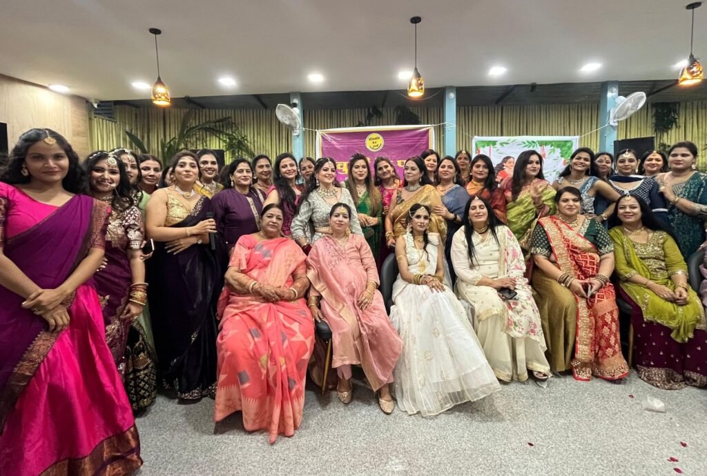 "खुशी के पल" संस्था ने पारंपरिक अंदाज़ में मनाया तीज उत्सव, रैम्प वॉक और नृत्य ने बटोरी तालियां 2 "खुशी के पल" संस्था ने पारंपरिक अंदाज़ में मनाया तीज उत्सव, रैम्प वॉक और नृत्य ने बटोरी तालियां | New India Times