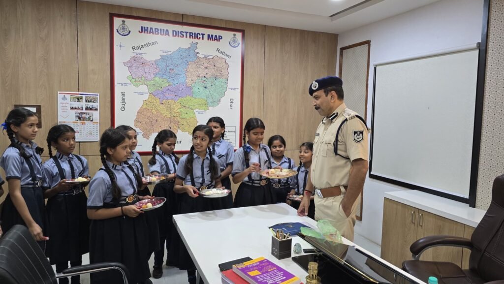 केशव इंटरनेशनल स्कूल में मनाया गया अनोखा रक्षाबंधन, बीज राखी से दिया सुरक्षा और पर्यावरण संरक्षण का संदेश | New India Times