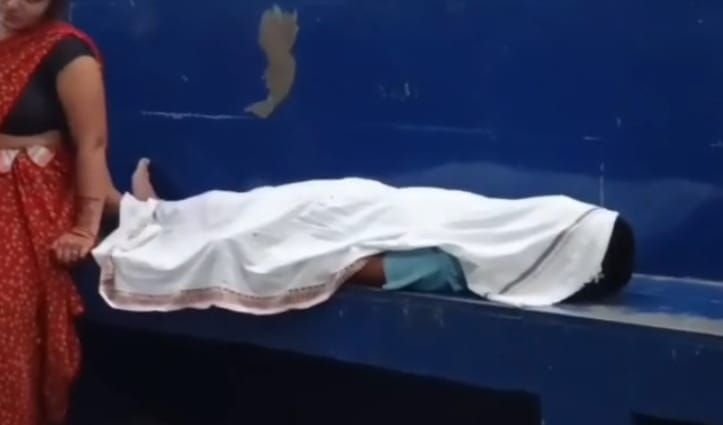 रक्षाबंधन पर अमानगंज में 15 वर्षीय किशोर ने फांसी लगाकर दी जान, परिवार पर टूटा दुखों का पहाड़ 2 रक्षाबंधन पर अमानगंज में 15 वर्षीय किशोर ने फांसी लगाकर दी जान, परिवार पर टूटा दुखों का पहाड़ | New India Times