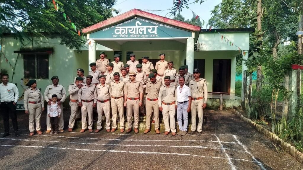 दमुआ में तिरंगे की शान, पूरे नगर में गूंजा देशभक्ति का जज़्बा 2 दमुआ में तिरंगे की शान, पूरे नगर में गूंजा देशभक्ति का जज़्बा | New India Times