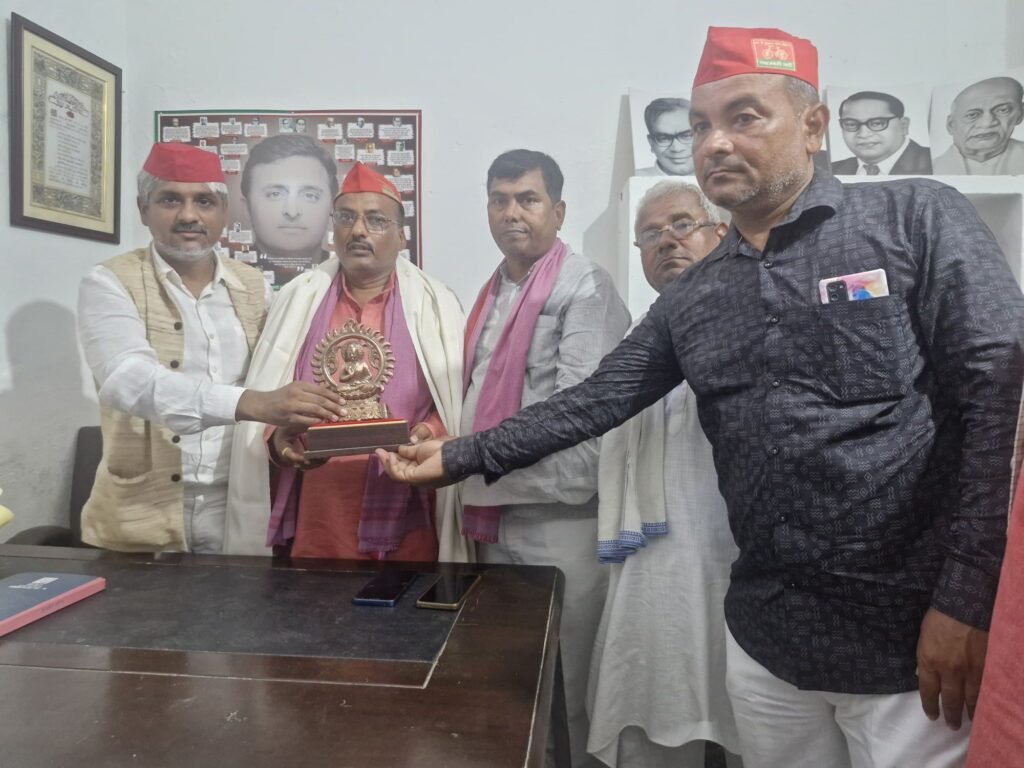 मतदाता अधिकार की रक्षा हेतु संघर्ष करने वाले राकेश यादव को मिला "वोट रक्षक सम्मान" | New India Times